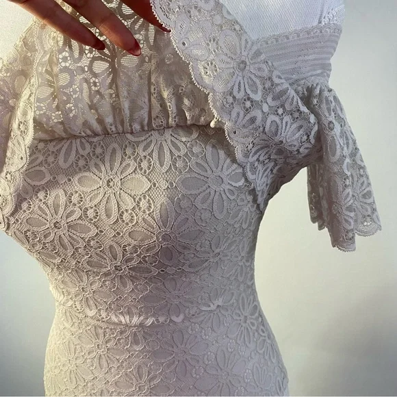 Victoria secret XS Very Sexy Off-the-shoulder flower detail Lace Bodysuit - Picture 14 of 16